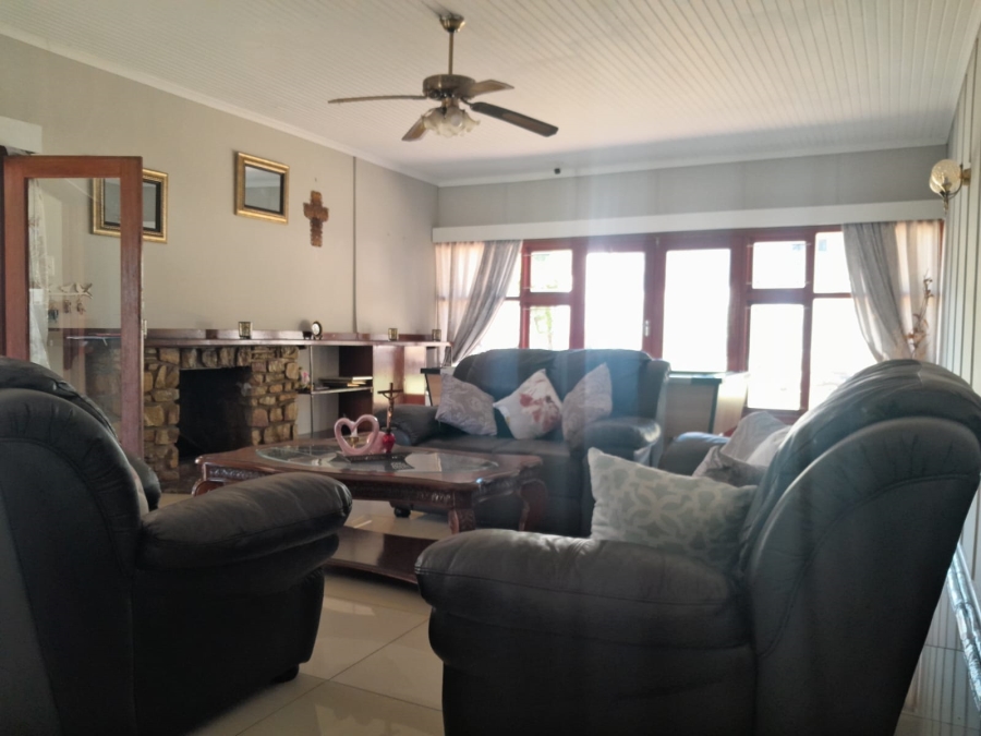 4 Bedroom Property for Sale in Balmoral Eastern Cape